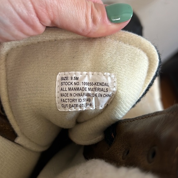 Maurices rain boots - Picture 6 of 9